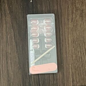 Elegant Pink Press-On Nails